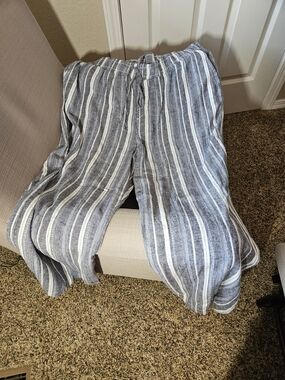 Briggs New York Navy and White Wide Leg Striped Pants